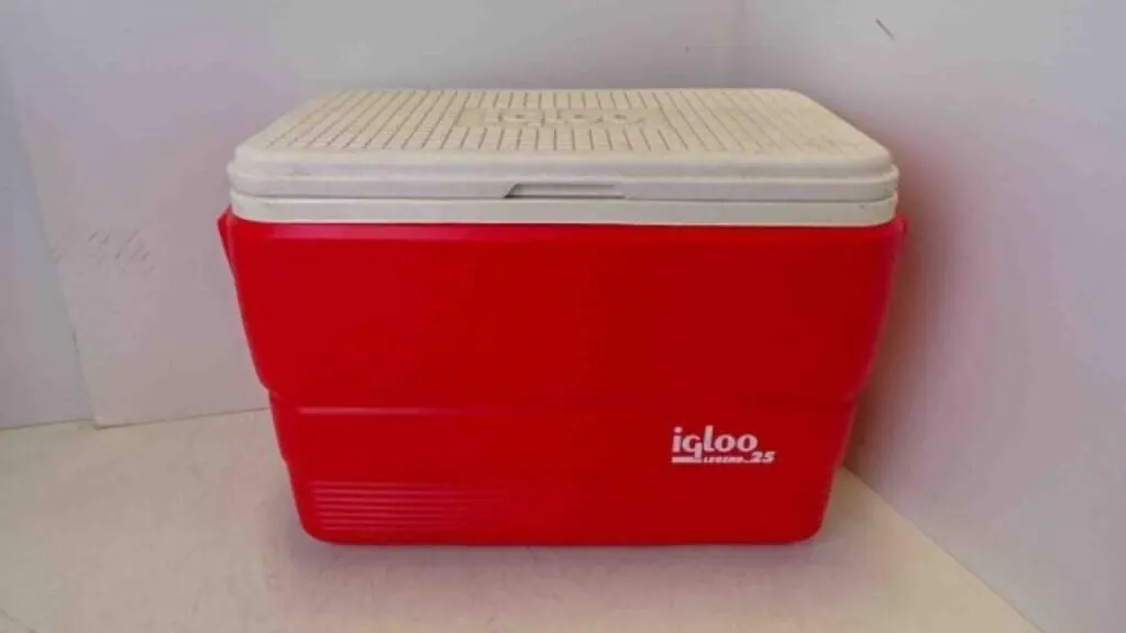 Vintage Igloo Legend 25 Red & White Cooler w/Lid