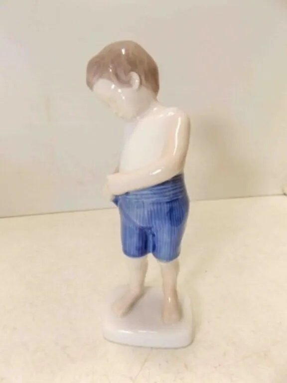 Bing & Grondahl Tiny Tot Porcelain Figurine