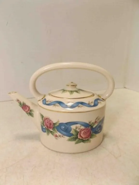 Vintage Wedgewood Ribbon & Roses Queen's Ware
