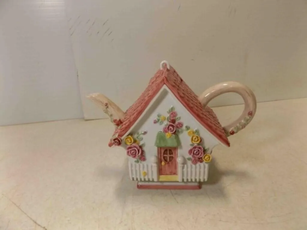Royal Albert Old Country Roses Cottage Teapot