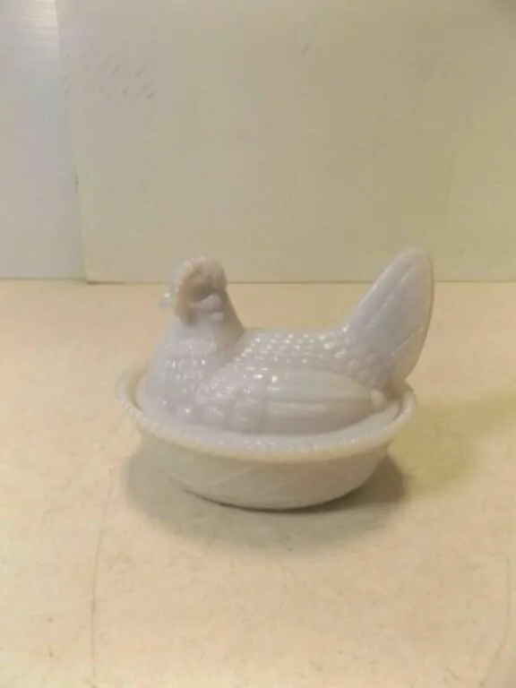 Vintage Indiana Glass Company Hen On A Nest