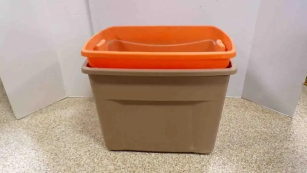 18 & 22 Gal Plastic Storage/Totes - NO LIDS -