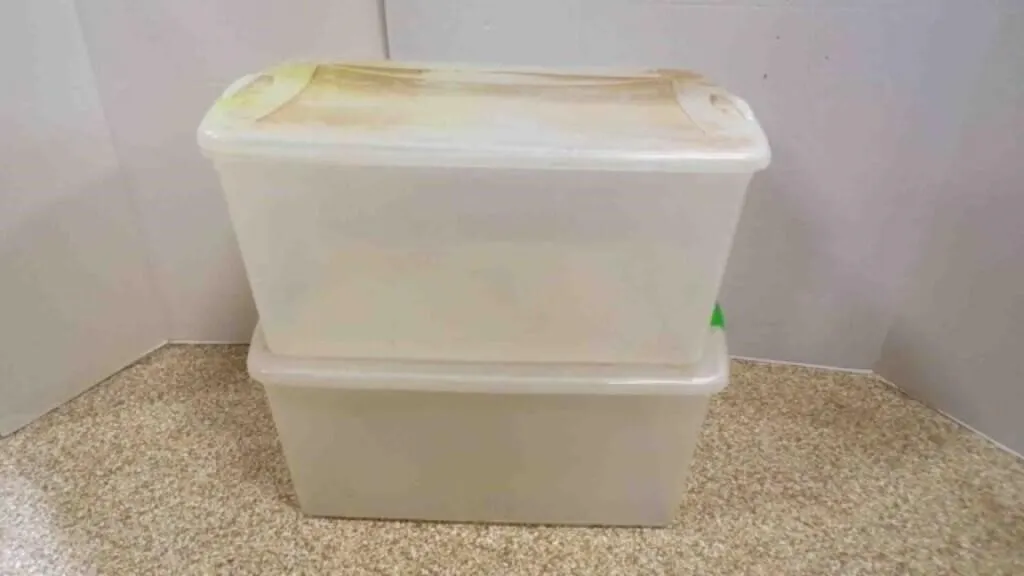 2 64 QT Plastic Storage/Totes - w/ LIDS - USED