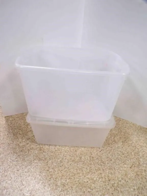 12 Gallon Storage Tub w/Lid & 66 Quart No Lid