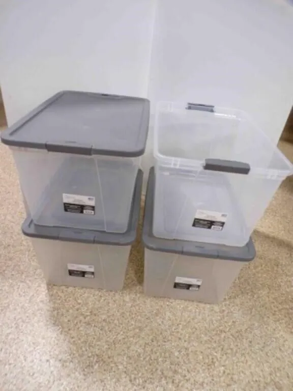 4 64 Quart Storage Tubs 1 w/Out Lid - Some