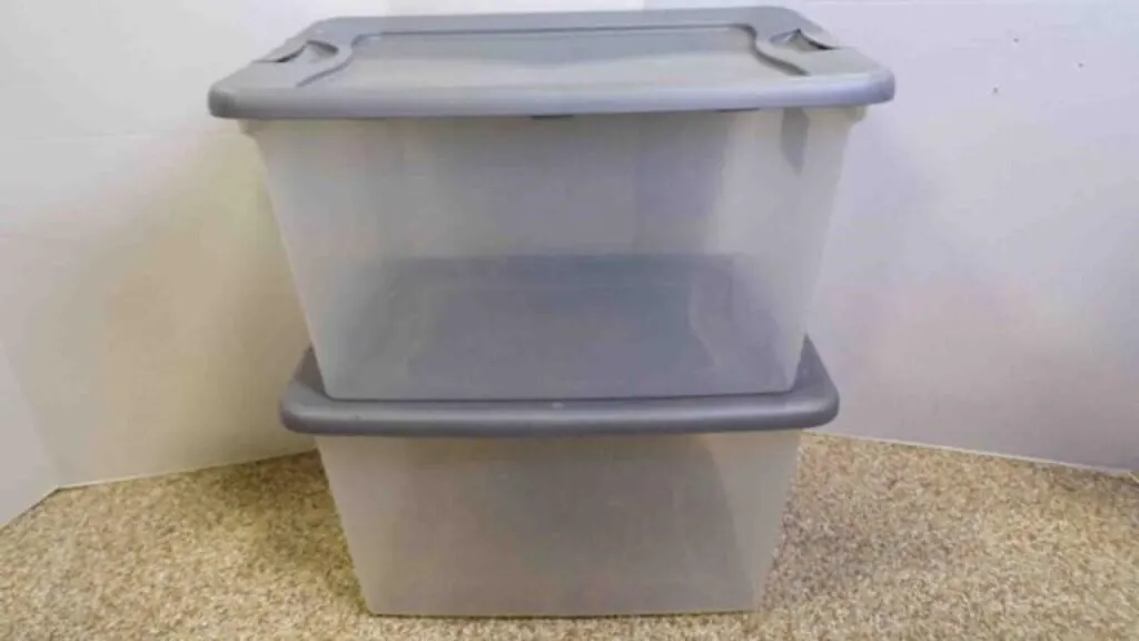 2 Plastic Storage Bins w/2 Matching Lids