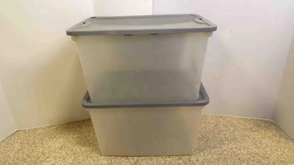 2 Plastic Storage Bins w/2 Matching Lids