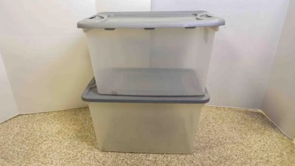 2 Plastic Storage Bins w/2 Matching Lids