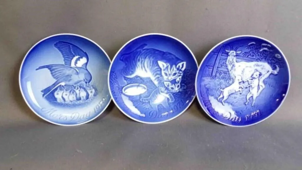1970, 71 & 91 "Mors Dag" Porcelain Desert Plates