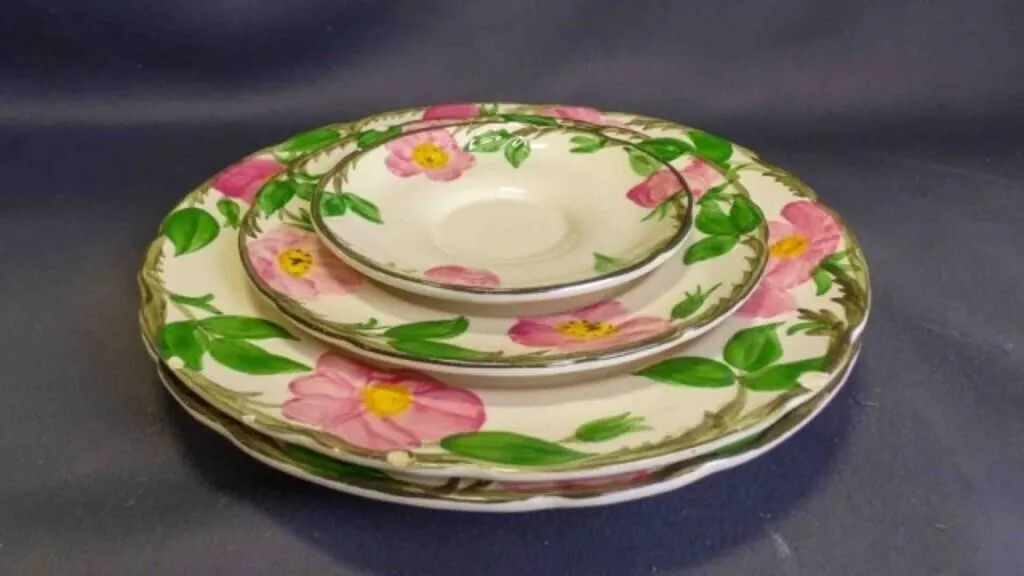 4 Vintage "Desert Rose" Pattern Kitchen Plates