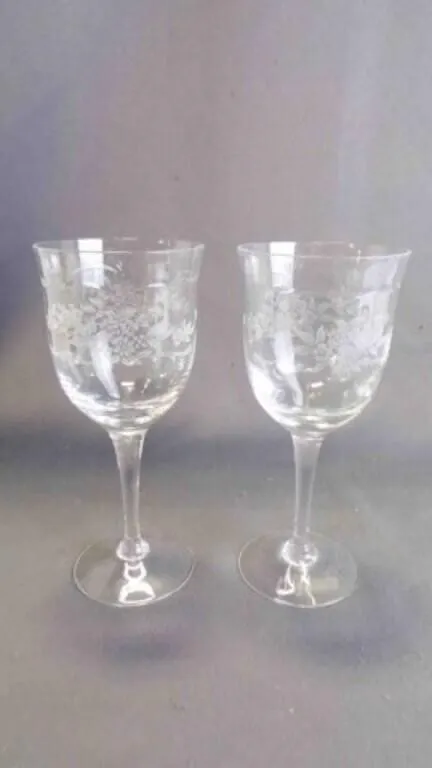 2 Vintage Delicate "Anticipation" Beverage Glasses