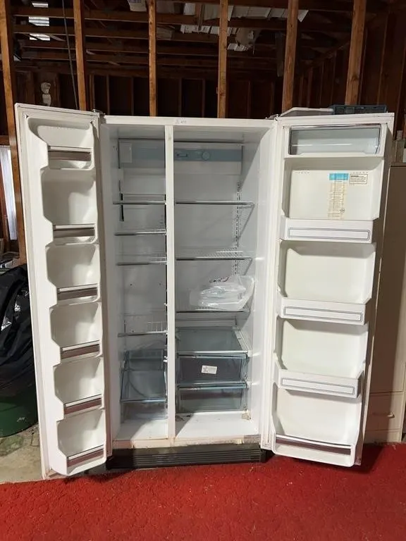 GE White Side-by-Side Refrigerator Freezer