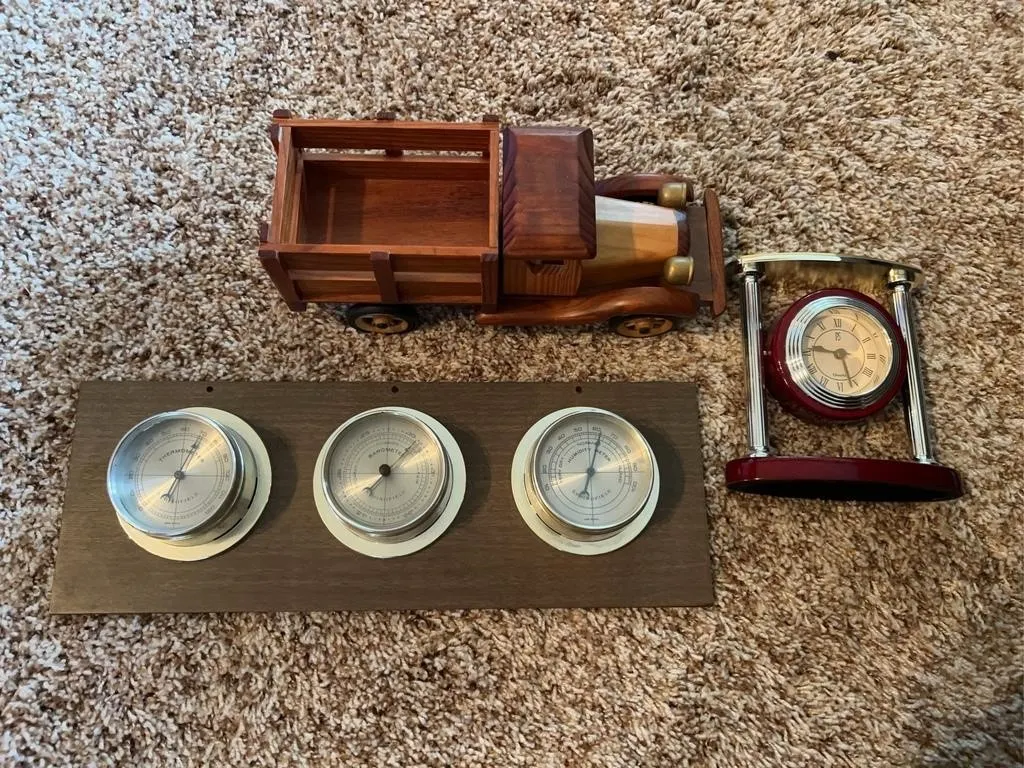 Paul Sebastian Desk Clock & Weather Station Lot