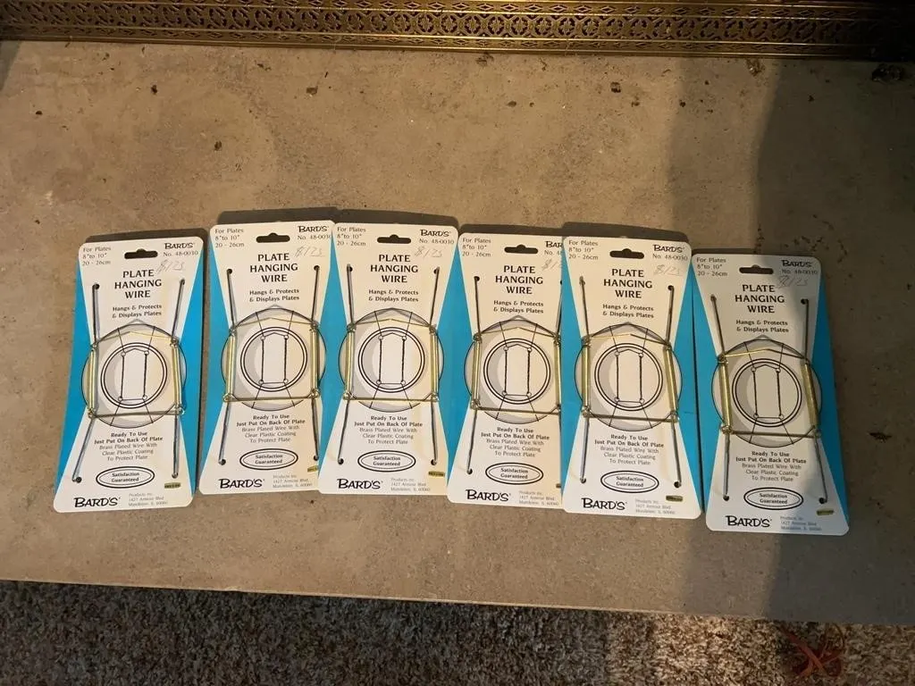 Bard's Plate Hanging Wire Display Hangers (6)
