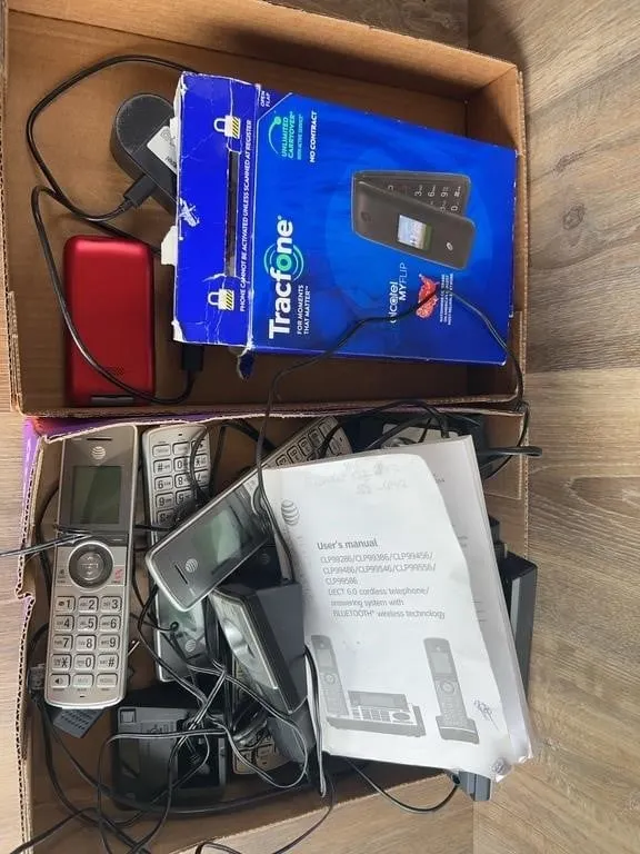 AT&T Cordless Phone & Jitterbug Flip2