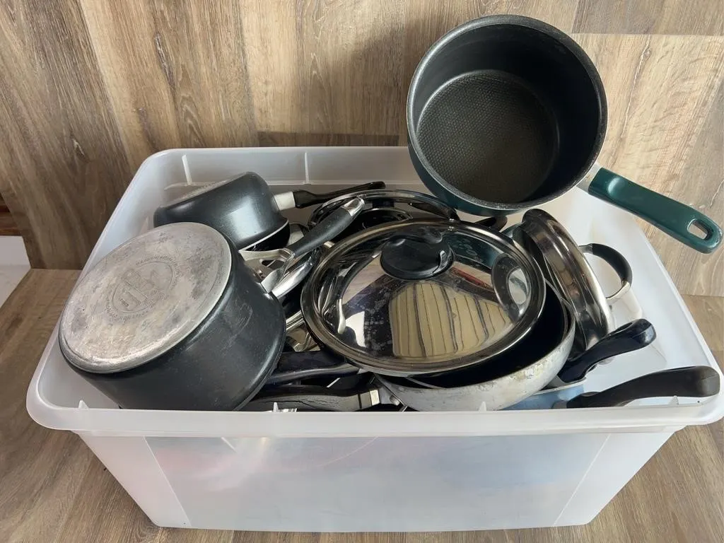 Nonstick Cookware Lot: Circulon & T-Fal