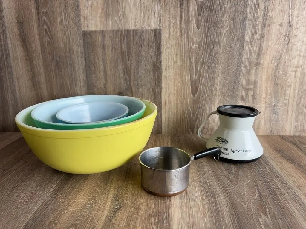 Vintage Pyrex Bowls & DuPont Pitcher Set