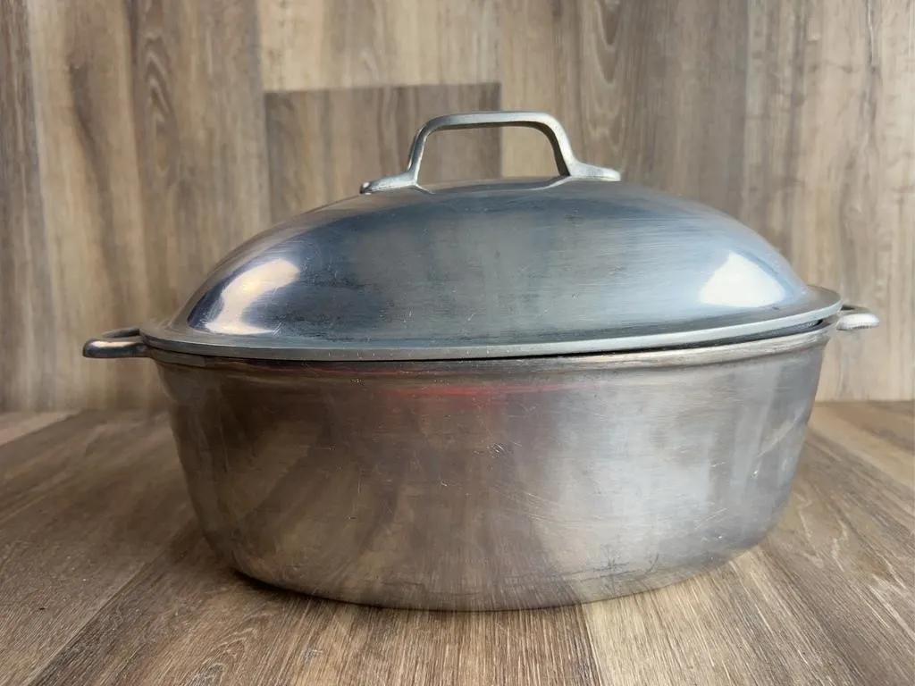 Cast Aluminum Oval Dutch Oven Roaster