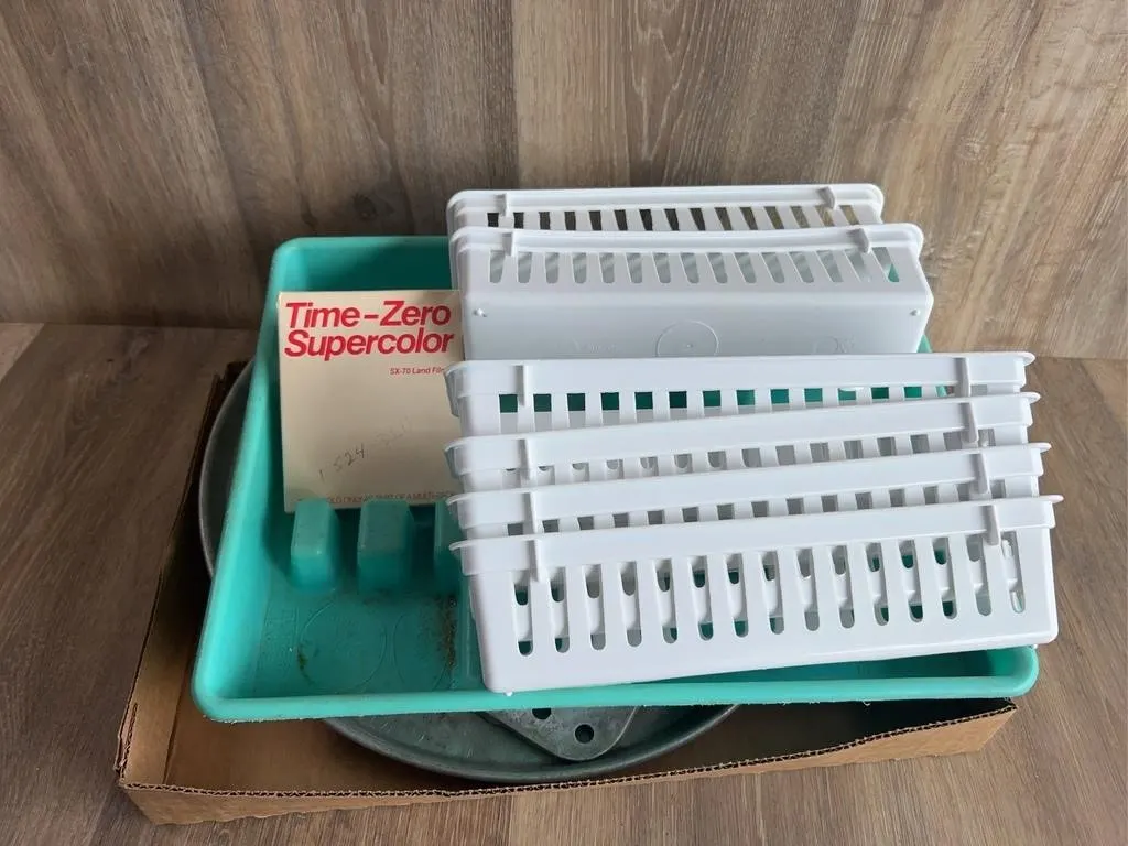 Kitchen Organizers & Aluminum Pizza Pan Lot