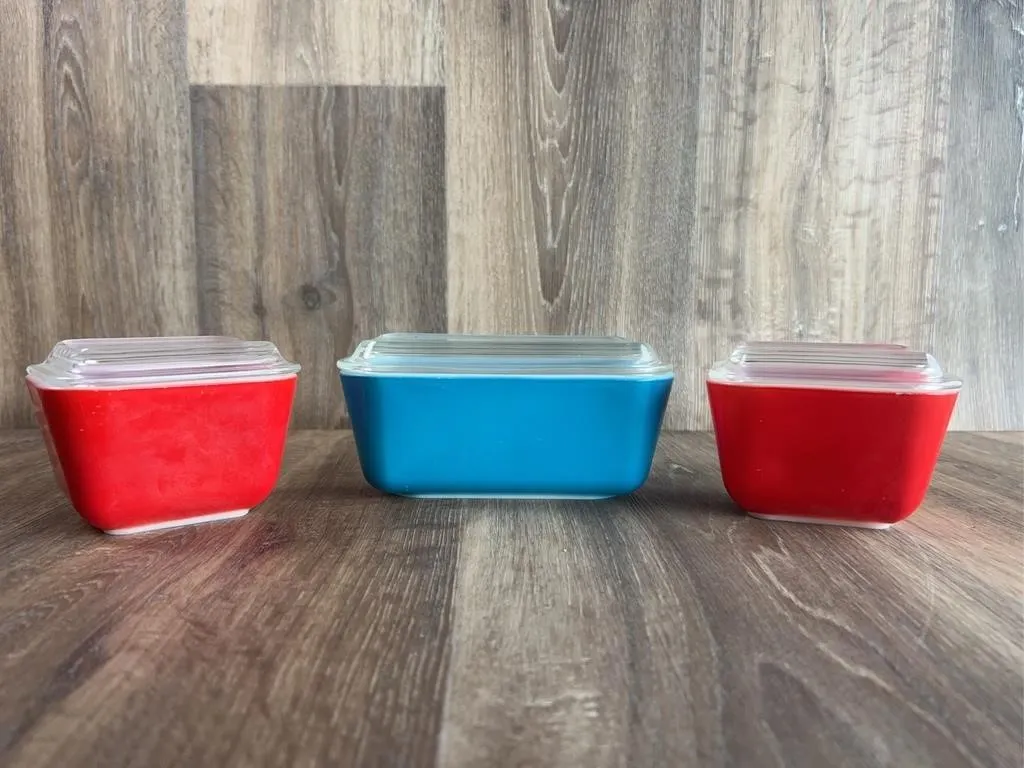 Vintage Pyrex Primary Colors Dishes Set