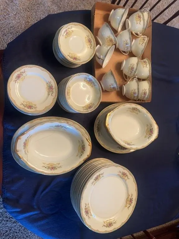 Floral Gilded Porcelain Dinnerware Set