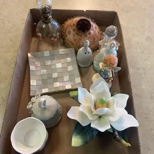 Miniature Oil Lamp & Porcelain Flower Lot