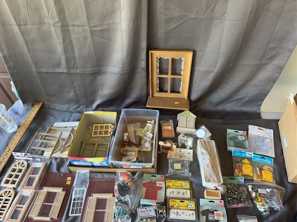 Dollhouse Miniature Windows & Accessories Lot