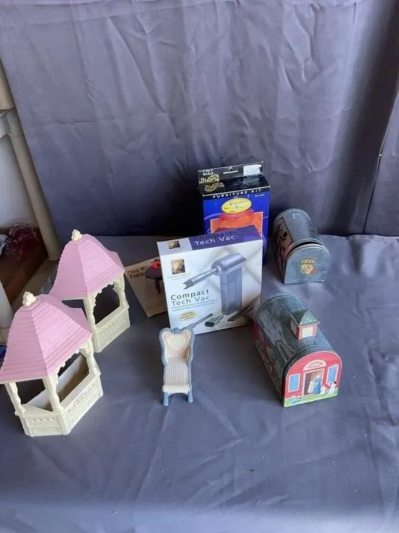 Dollhouse Miniatures & Tech Vac Lot