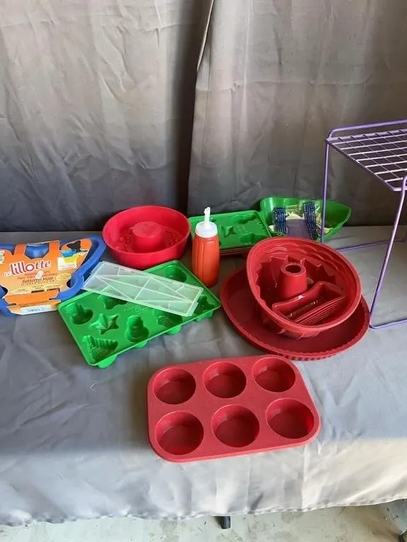 Le Lillotte Silicone Bakeware Set & Molds