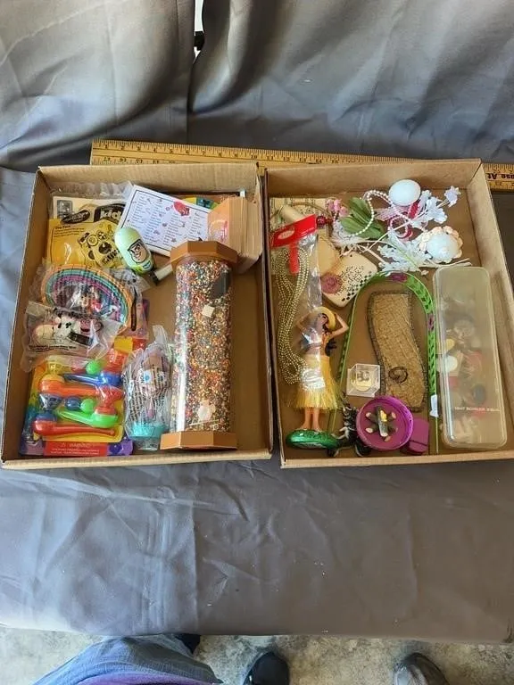 Mixed Lot: Games, Toys, Novelties & More