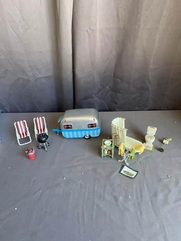 Dollhouse Miniature Camping Trailer & Bathroom Set