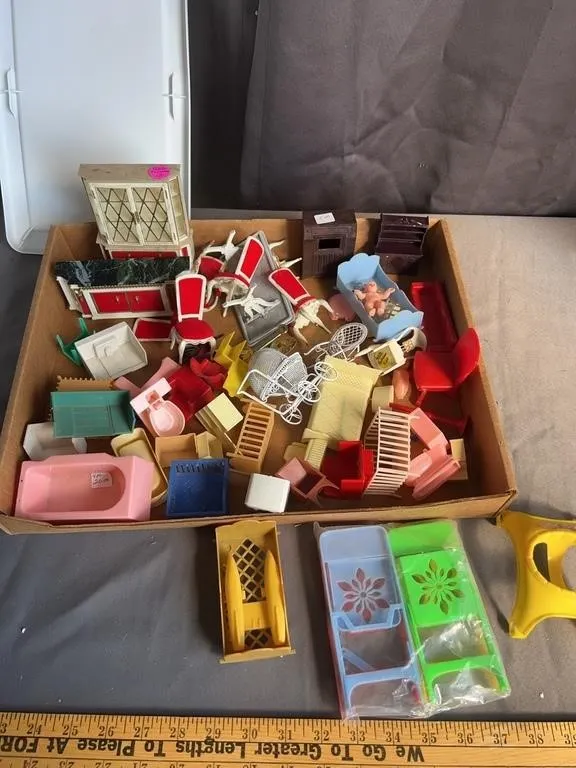 Petite Princess Dollhouse Furniture Lot