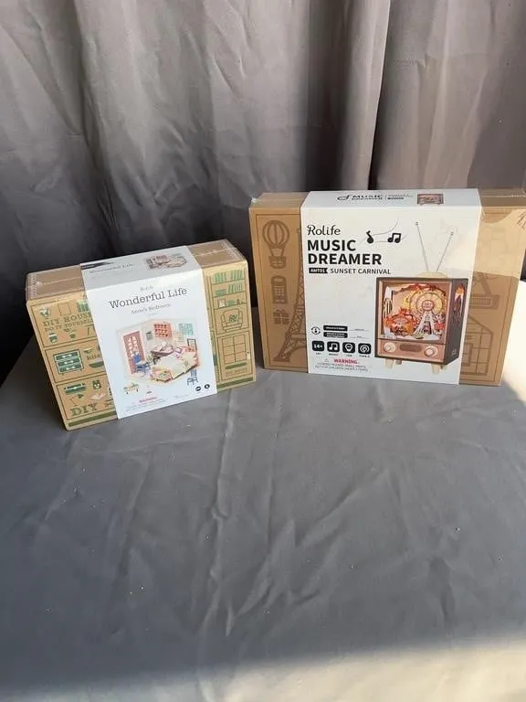 Rolife DIY Miniature Room & Music Box Kits