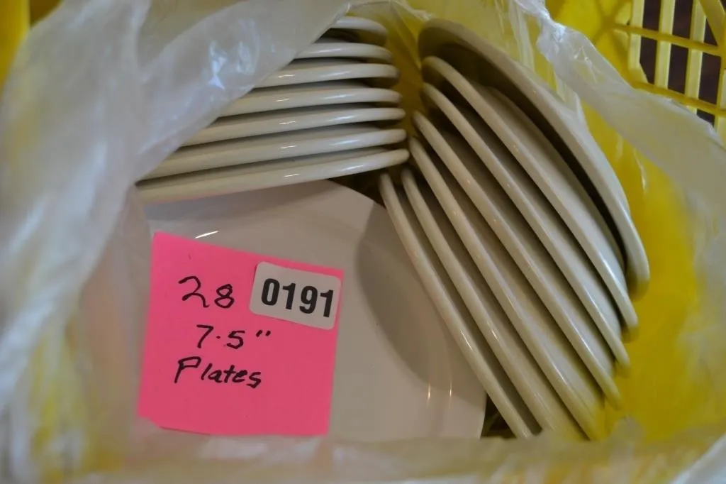 28 qty 7.5 inch plates