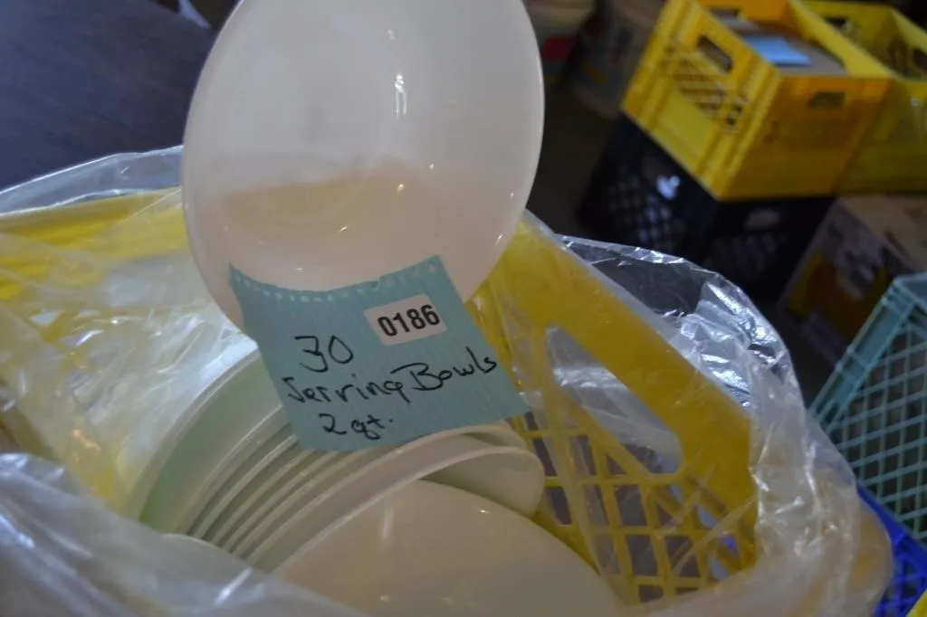 30 corelle serving bowls 2 quart
