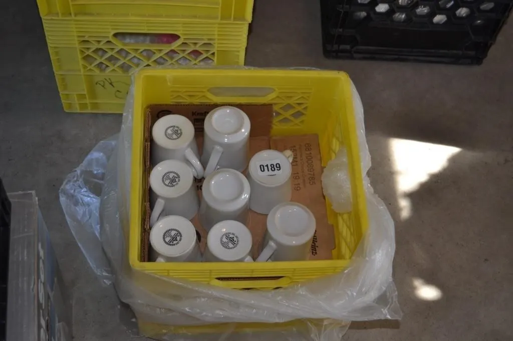 21 asst. white coffe cups