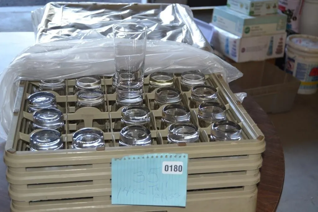 35 qty 14 oz tall glasses in trays