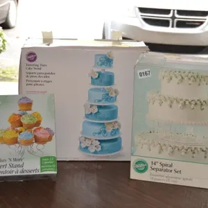asst. of cake & cupcake stannds