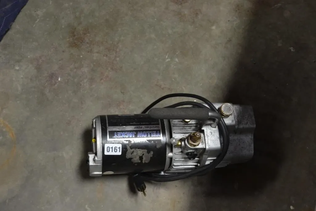 Yellow jacket Super vac pump