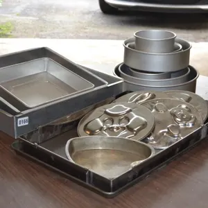 cake pans & cake moulds