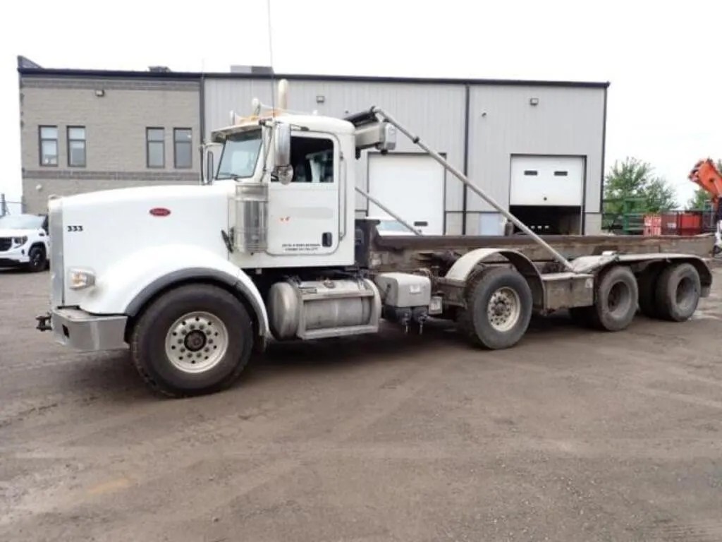 2015 Peterbilt 367 60 Ton Tri/A Rolloff Truck 1NPT