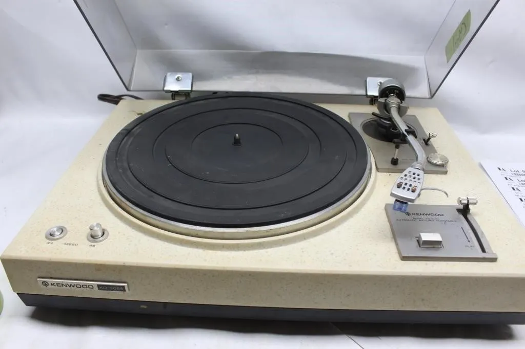Kenwood Vintage Turntable with Dust Cover