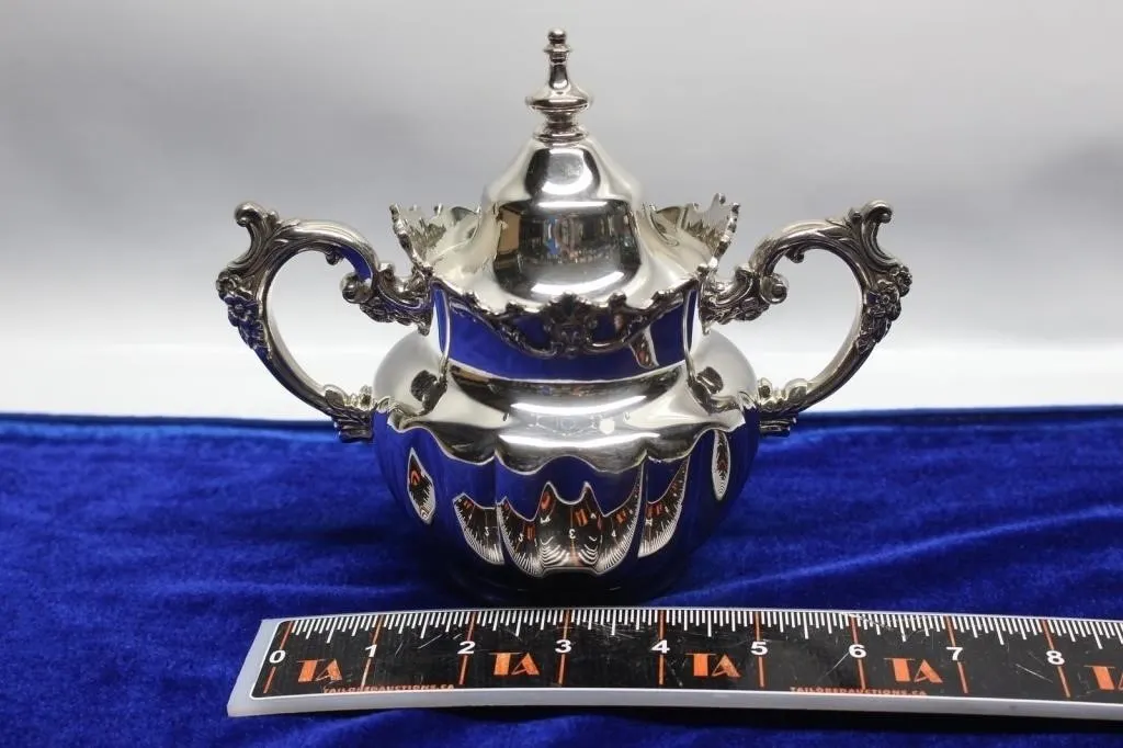 Silver-plate sugar bowl with lid, Derby Silver Co.