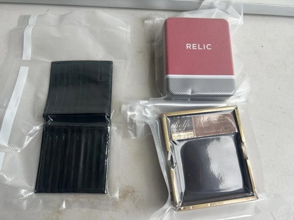 Men's Leather Wallets Lot: Relic, Rolfs, Traveler