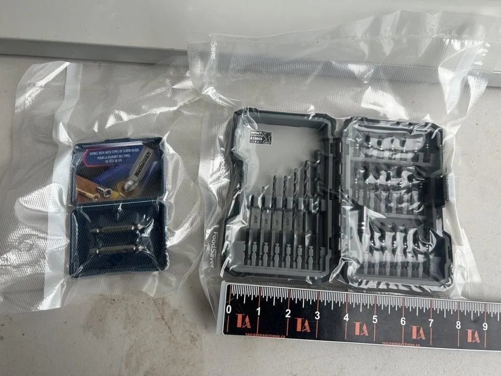 Drill/Screwdriver Bit Set & Screw Extractor Kit