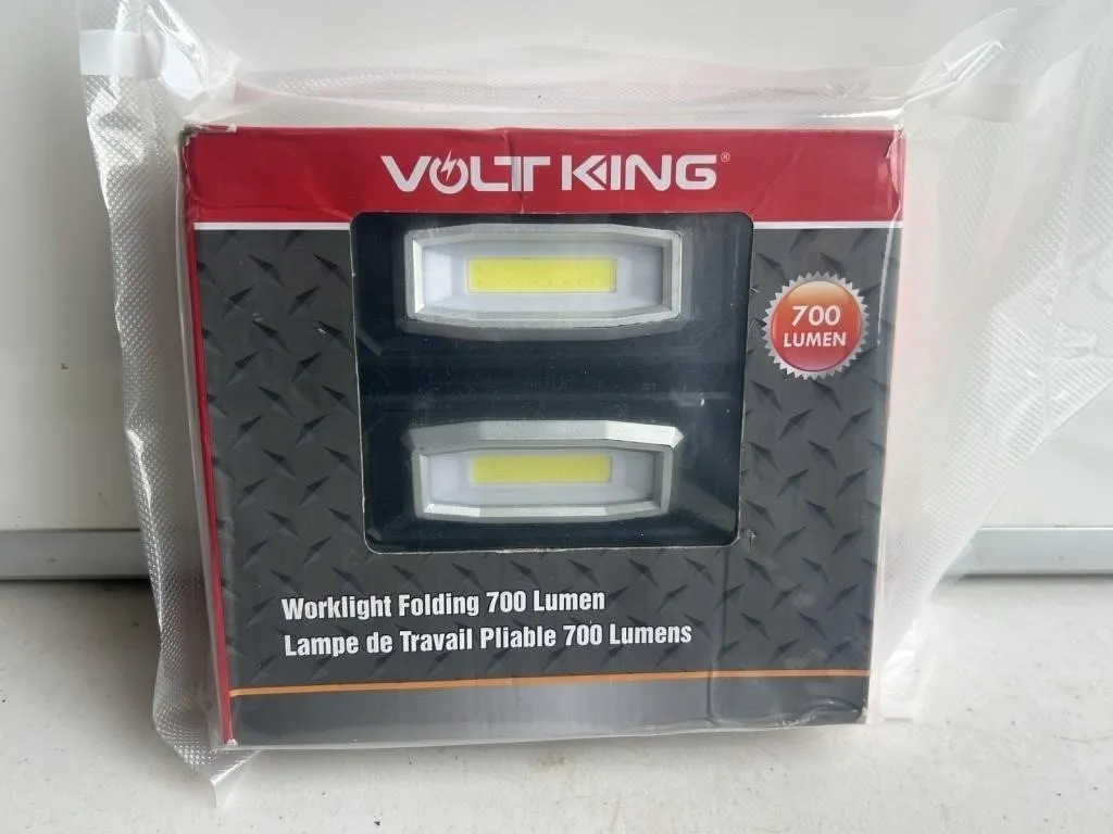 Volt King Folding Worklight, 700 Lumen