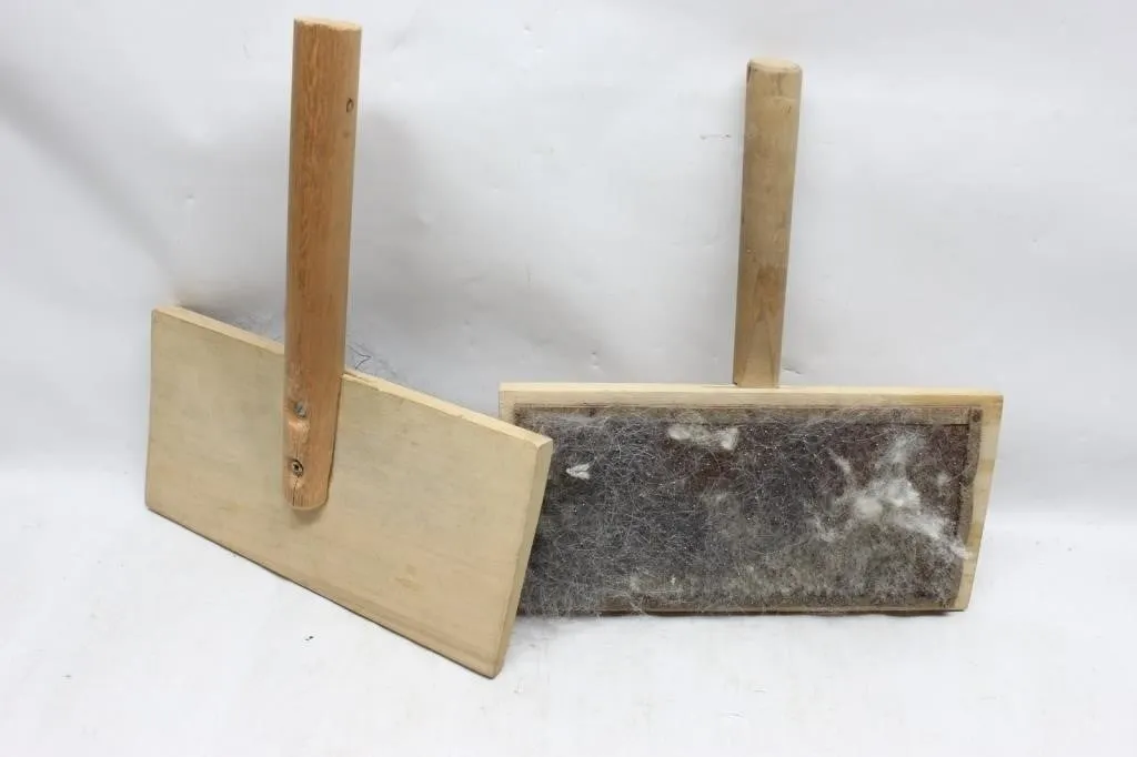 Wool Carders / Combing Brushes Pair