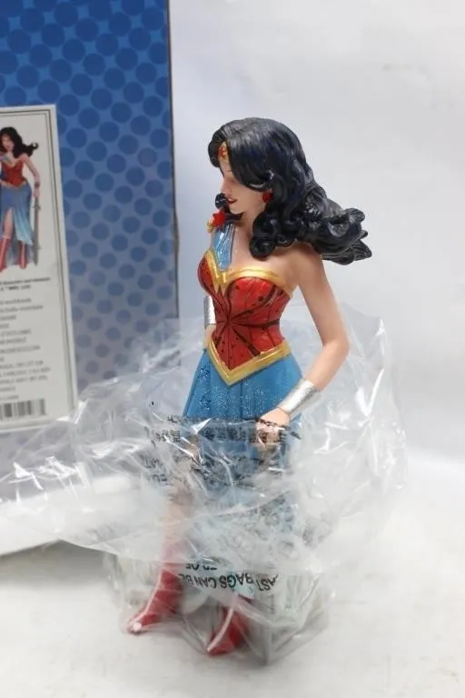 DC Couture de Force Wonder Woman Figurine