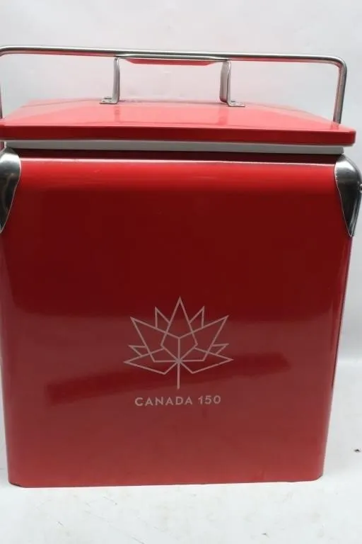 Canada 150 Red Retro-Style Cooler
