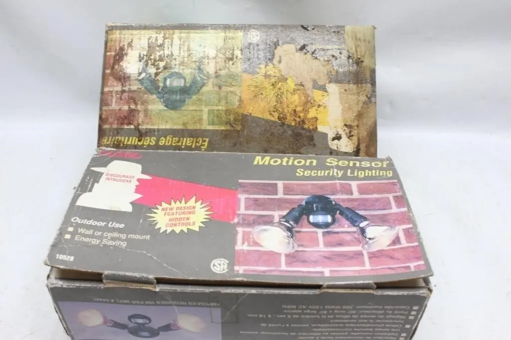 Motion Sensor Security Lighting Fixture (Casbe)